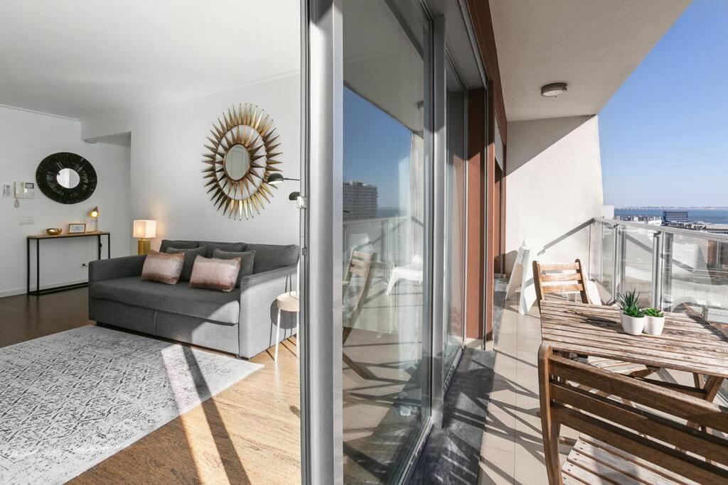 Lisbon Metro & Pool Apartment Exterior photo